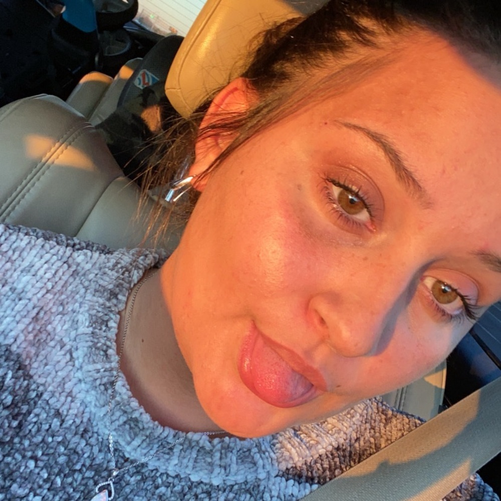 Meet your Posher, Charisma